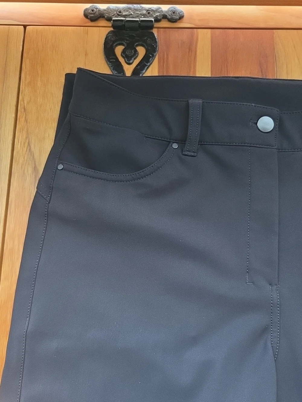 Lululemon City Sleek Slim-fit High Rise Pant Black size 30 / 10